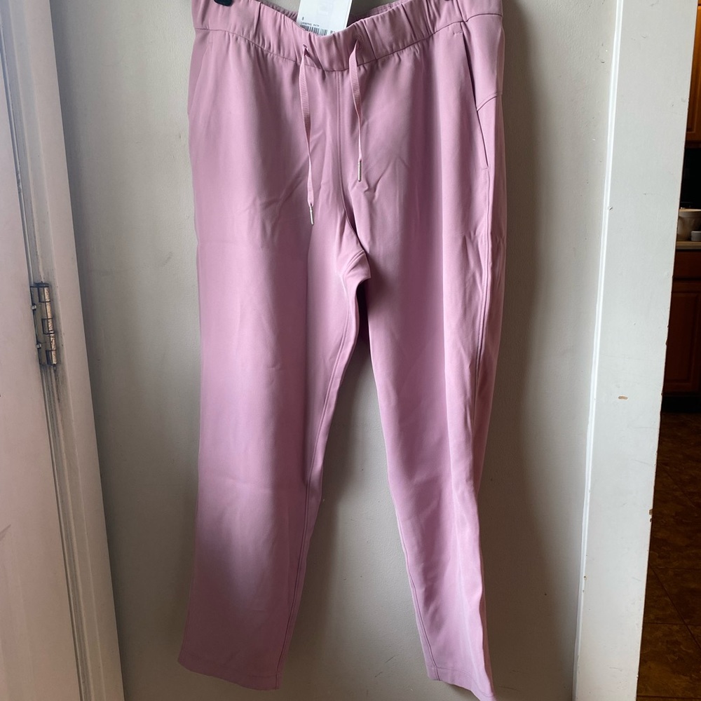 NWT Lululemon on the fly pant